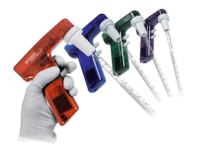 PIPETBOY acu 2 and PIPETGIRL Pipette Controllers
